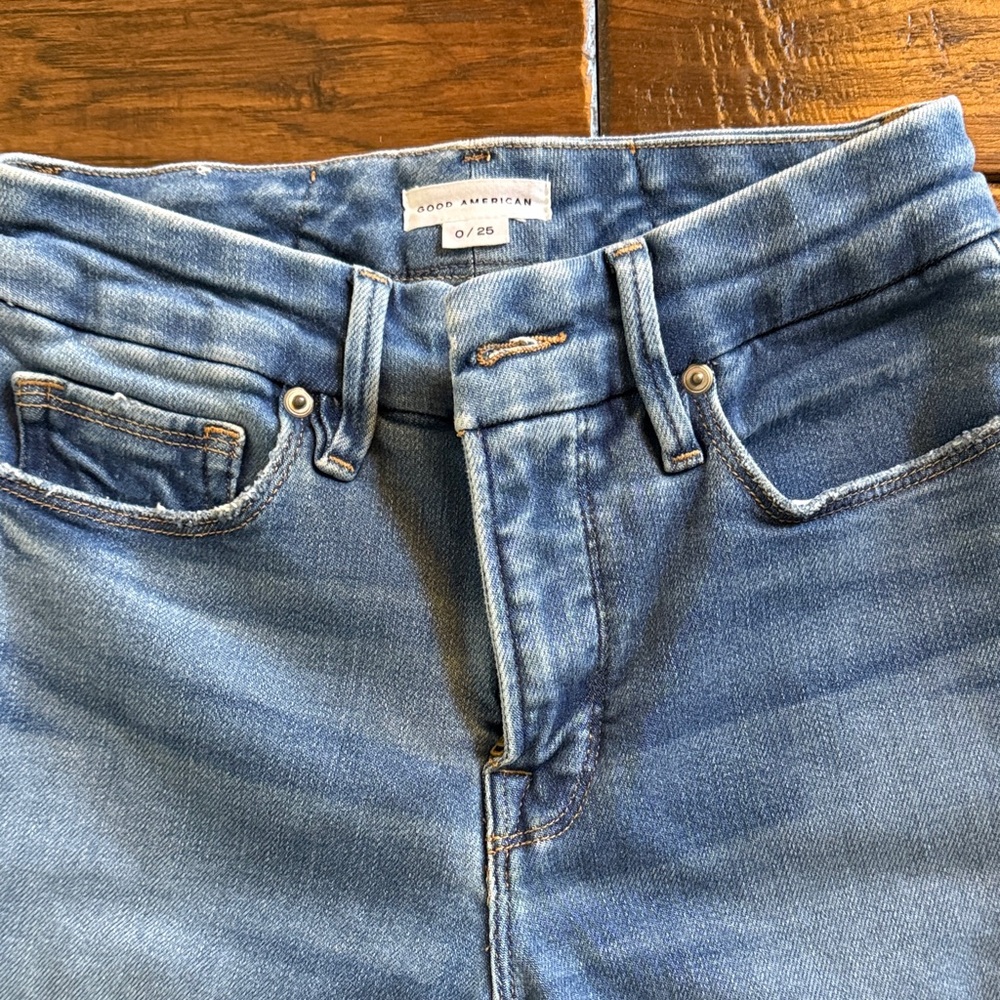 Good American High-Rise Medium Wash Blue Jeans